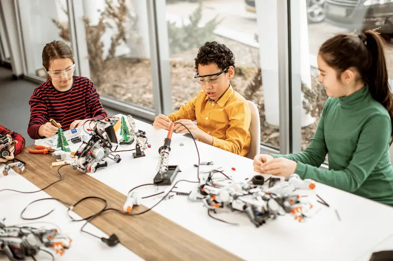 https://brightchamps.com/blog/wp-content/uploads/2023/08/kids-robotics.webp