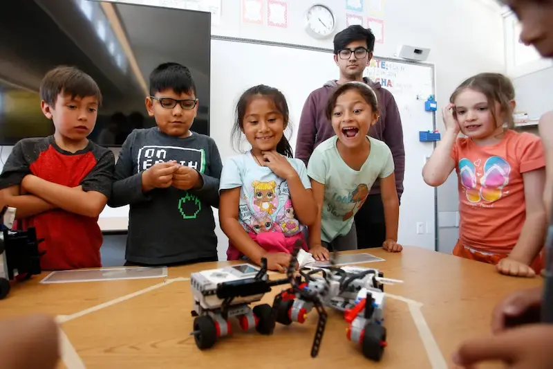 Teaching robotics to cheap elementary students